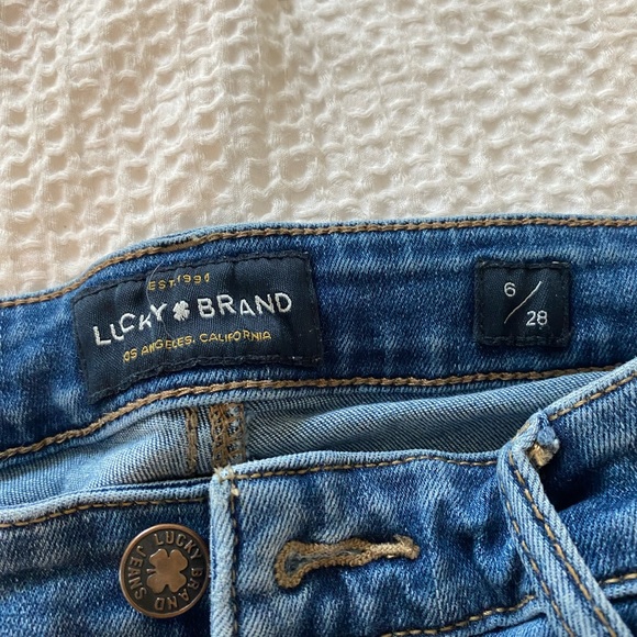 Low Rise Skinny Jeans with frailed detail on bottom. - Picture 3 of 3